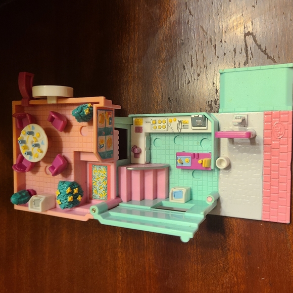Polly Pocket Blue Bird VTG Vintage Burgers Restaurant Mini - Picture 5 of 7